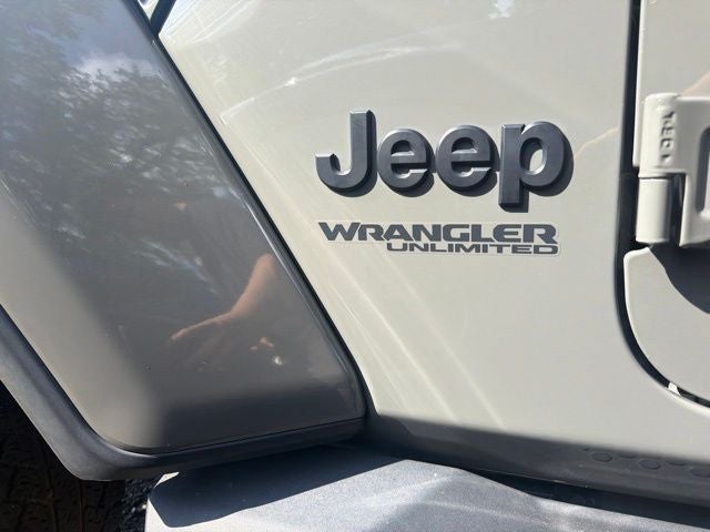 2022 Jeep Wrangler Unlimited Sahara Altitude