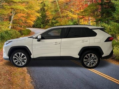 2022 Toyota RAV4 XLE Premium