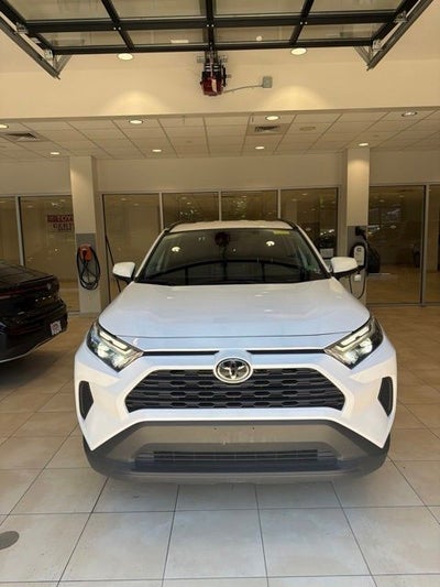 2025 Toyota RAV4 XLE