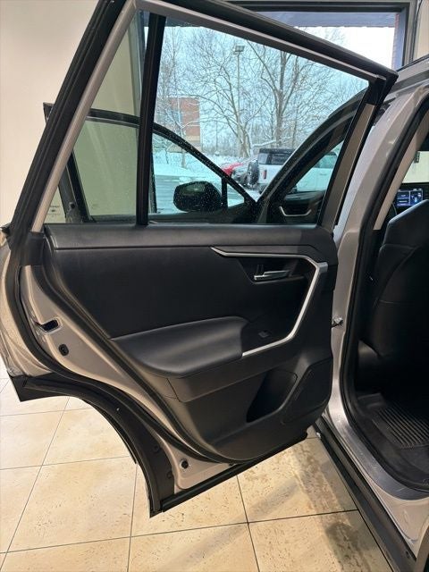 2022 Toyota RAV4 Hybrid XLE Premium