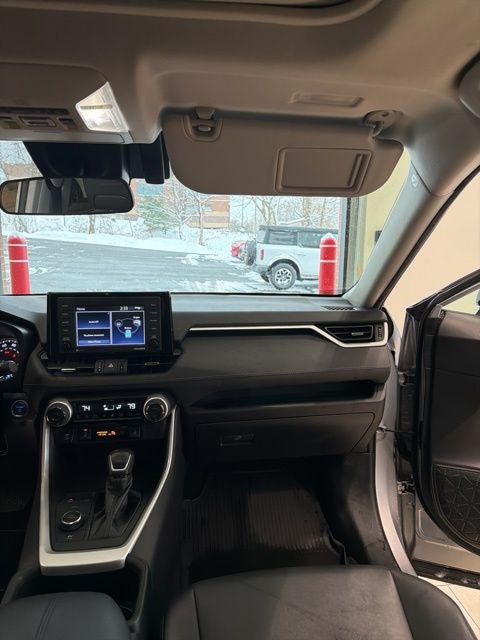 2022 Toyota RAV4 Hybrid XLE Premium