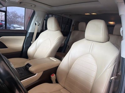 2021 Toyota Highlander Hybrid XLE