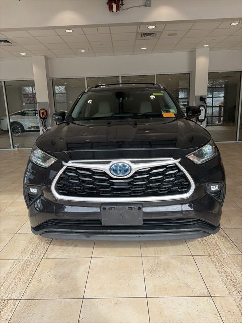 2021 Toyota Highlander Hybrid XLE