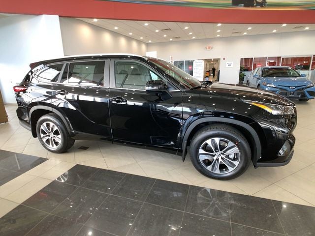 2025 Toyota Highlander XLE