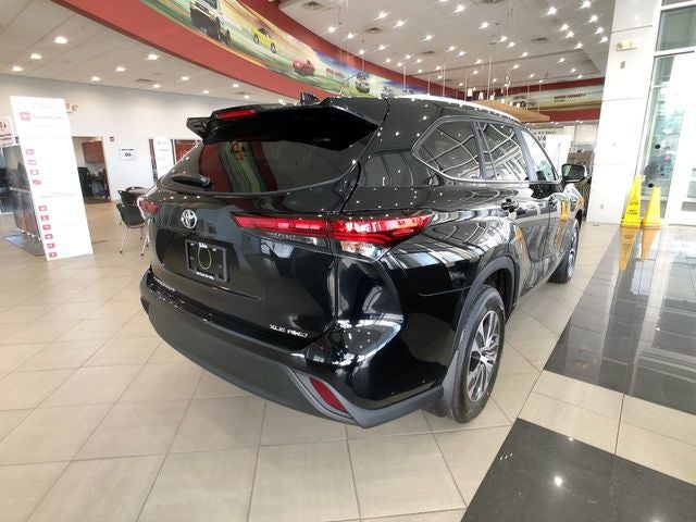 2025 Toyota Highlander XLE