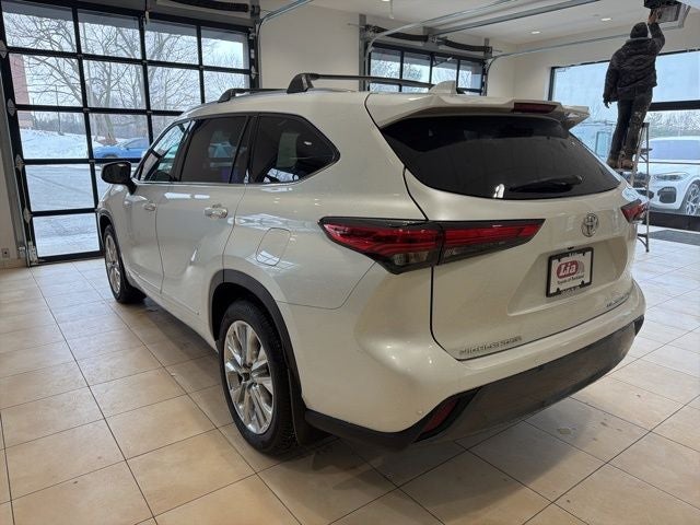 2023 Toyota Highlander L