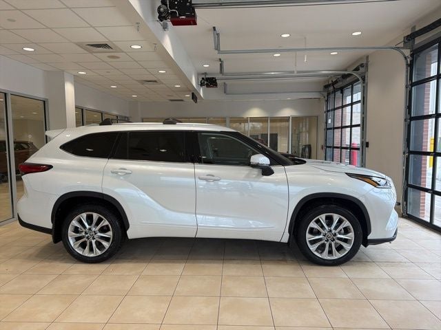 2023 Toyota Highlander L