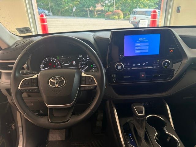 2025 Toyota Highlander LE