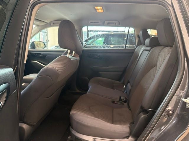 2025 Toyota Highlander LE
