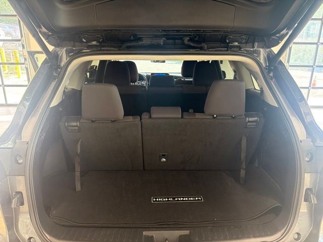 2025 Toyota Highlander LE