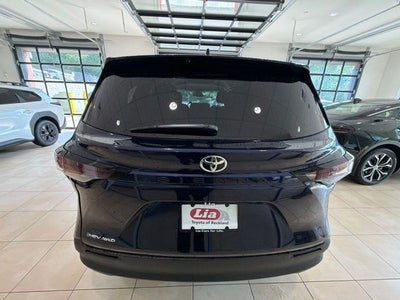 2026 Toyota Sienna LE 8 Passenger