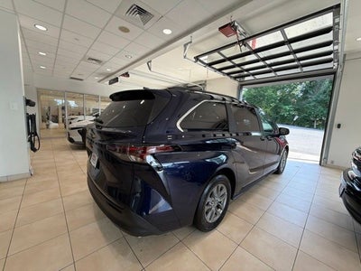 2026 Toyota Sienna LE 8 Passenger