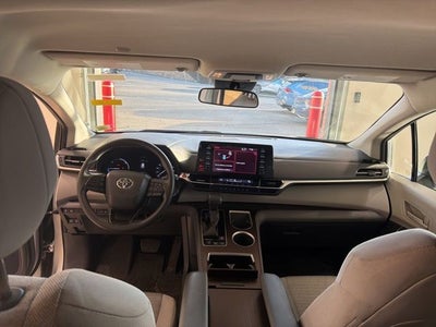 2023 Toyota Sienna LE 8 Passenger