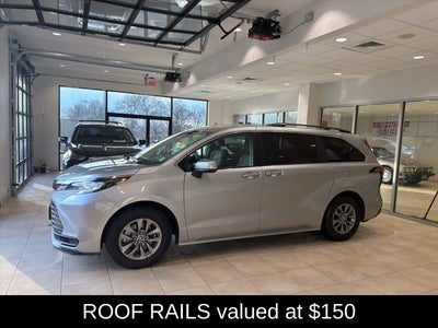 2023 Toyota Sienna LE 8 Passenger