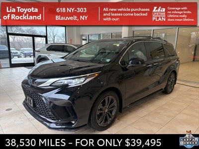 2022 Toyota Sienna XSE 7 Passenger