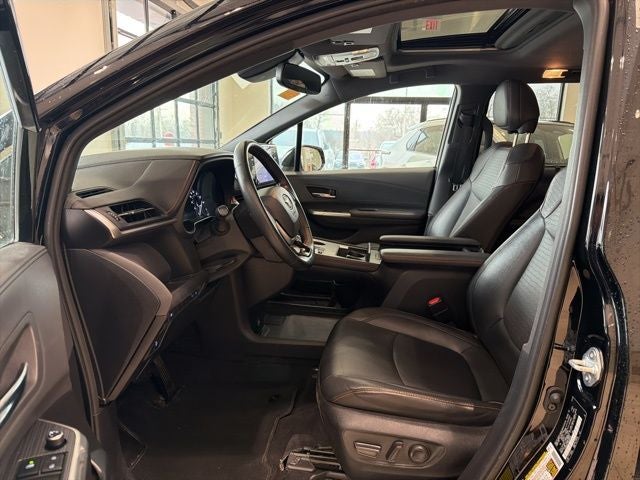 2022 Toyota Sienna XSE 7 Passenger