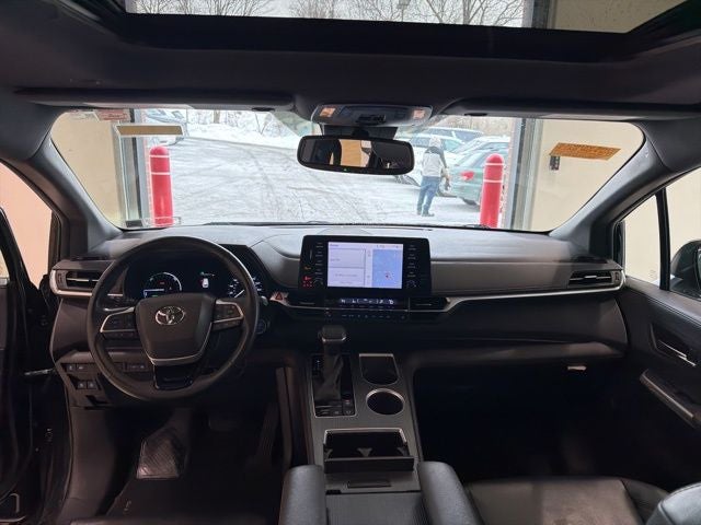 2022 Toyota Sienna XSE 7 Passenger