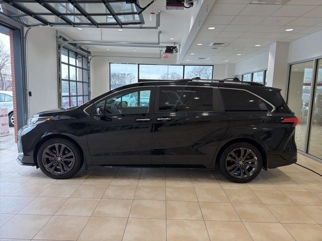 2022 Toyota Sienna XSE 7 Passenger