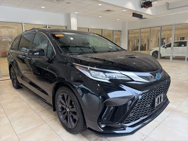 2022 Toyota Sienna XSE 7 Passenger