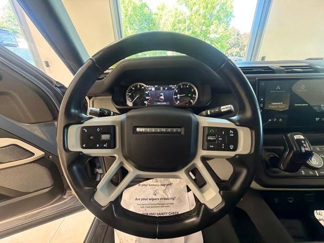 2022 Land Rover Defender 110 SE