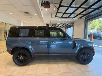 2022 Land Rover Defender 110 SE