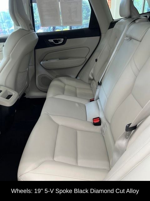 2025 Volvo XC60 B5 Plus