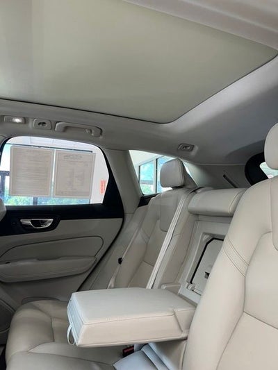 2025 Volvo XC60 B5 Plus