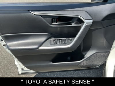 2022 Toyota RAV4 LE