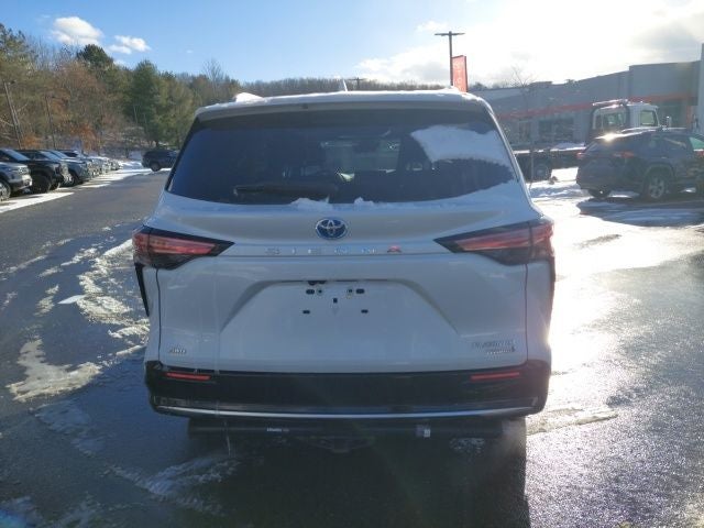 2022 Toyota Sienna Platinum 7 Passenger