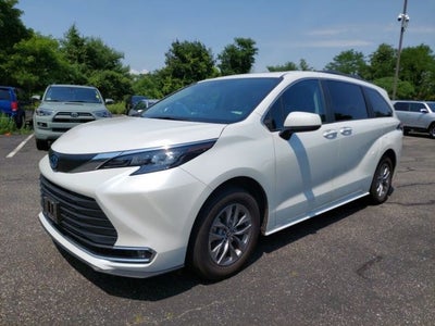 2024 Toyota Sienna XLE 7 Passenger