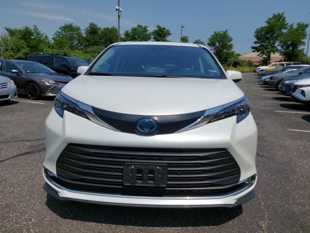2024 Toyota Sienna XLE 7 Passenger