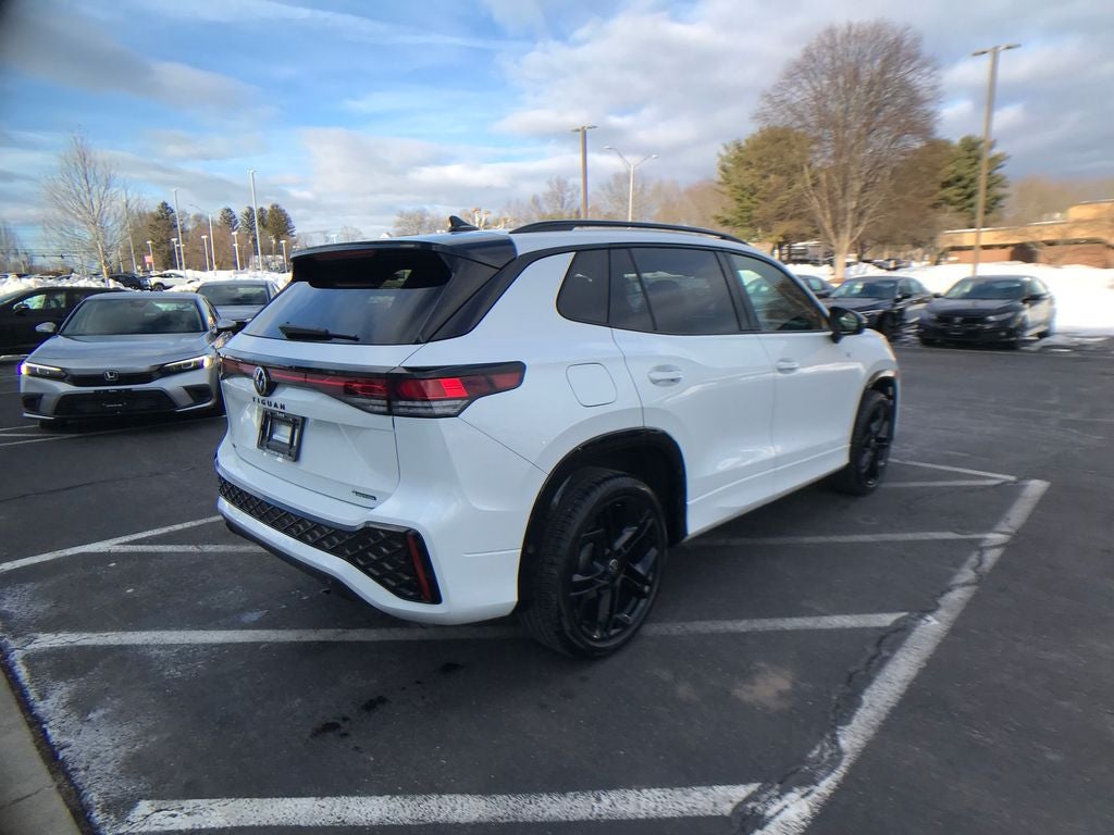 2025 Volkswagen Tiguan 2.0T SE R-Line Black