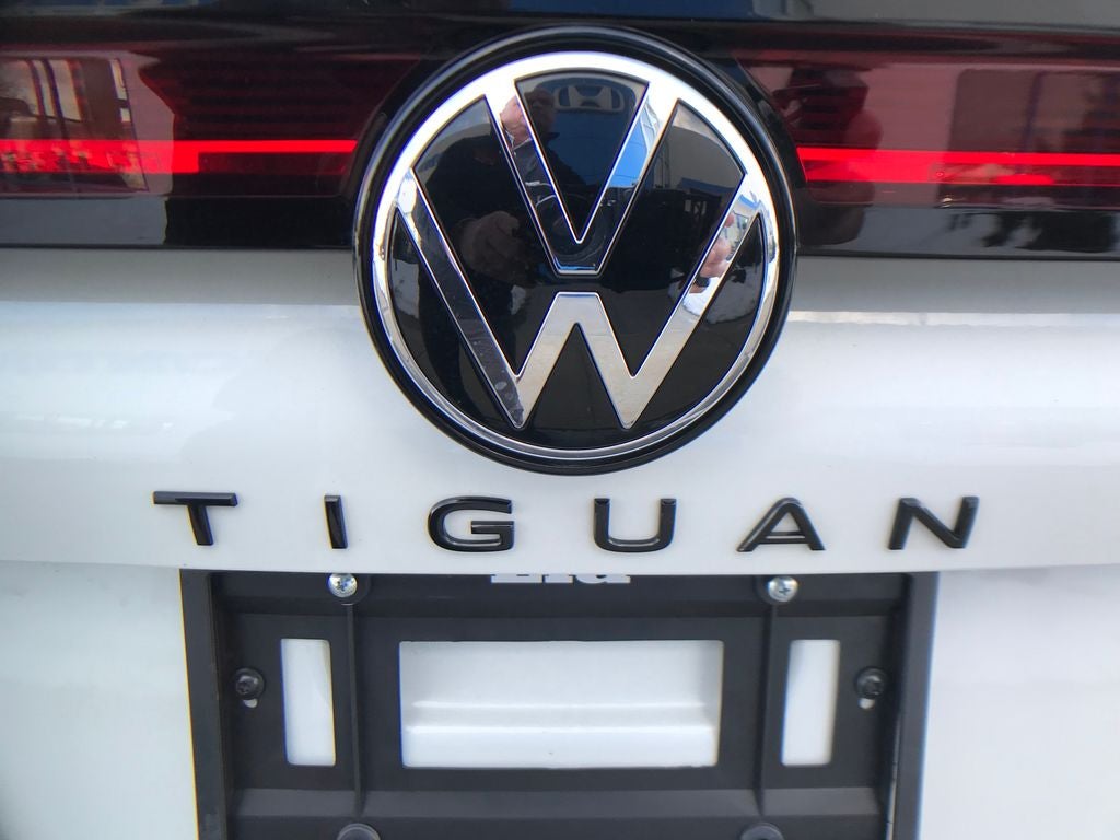 2025 Volkswagen Tiguan 2.0T SE R-Line Black