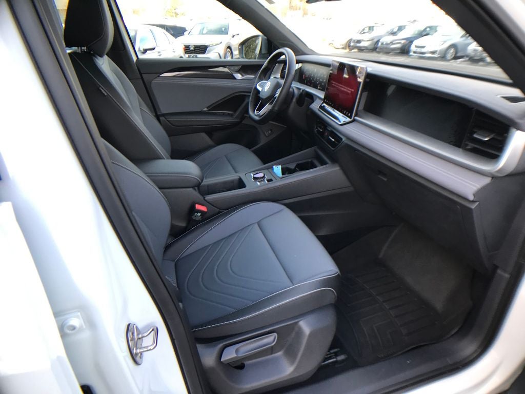 2025 Volkswagen Tiguan 2.0T SE R-Line Black