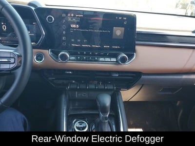 2024 GMC Canyon 4WD AT4