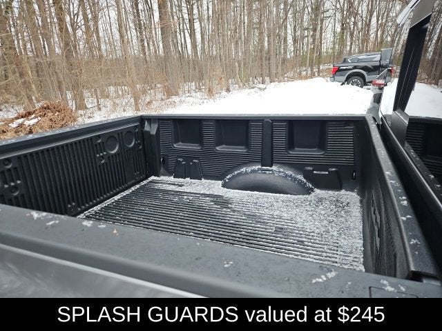 2023 Nissan Titan SV