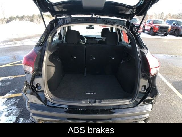 2023 Nissan Kicks SV