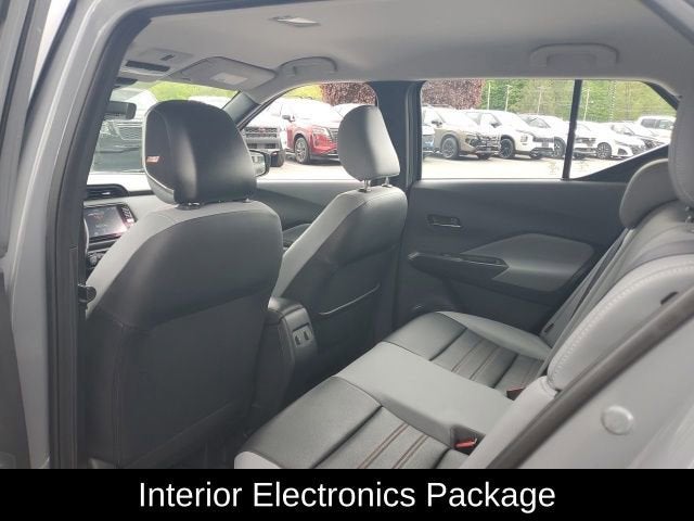 2022 Nissan Kicks SR