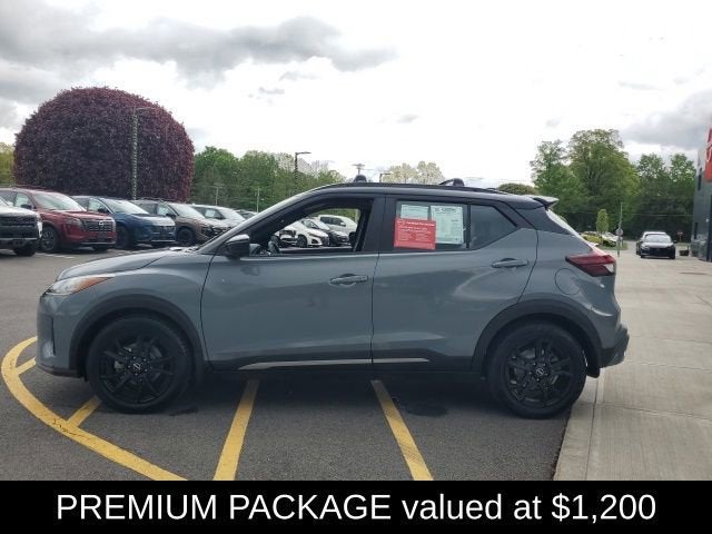 2022 Nissan Kicks SR