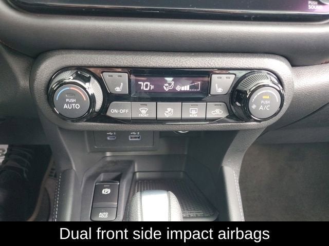2022 Nissan Kicks SR