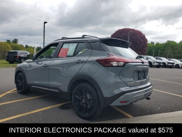 2022 Nissan Kicks SR
