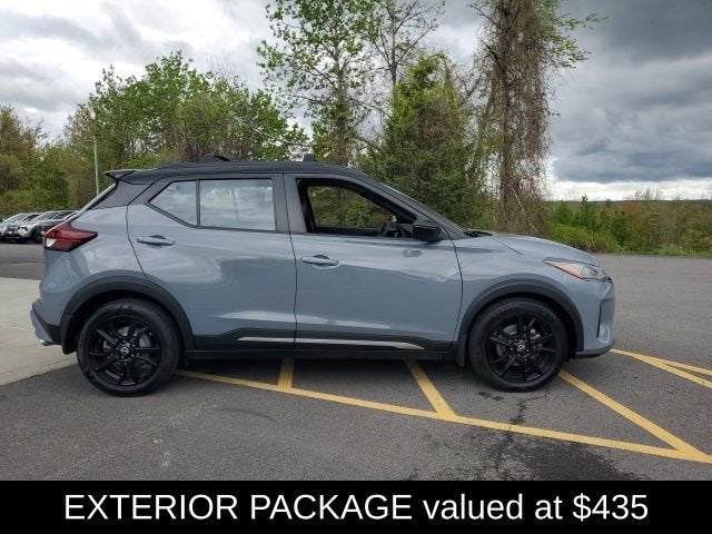 2022 Nissan Kicks SR