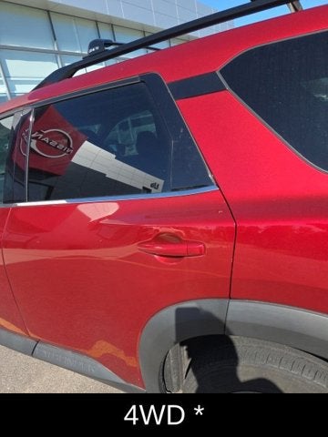 2024 Nissan Pathfinder SV