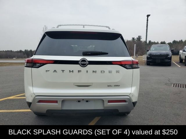 2024 Nissan Pathfinder SL