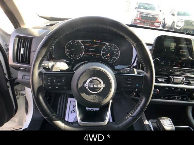 2022 Nissan Pathfinder SL