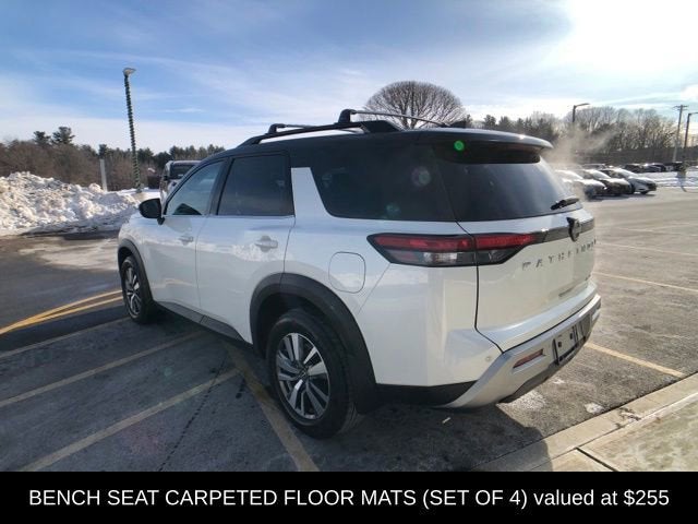 2022 Nissan Pathfinder SL