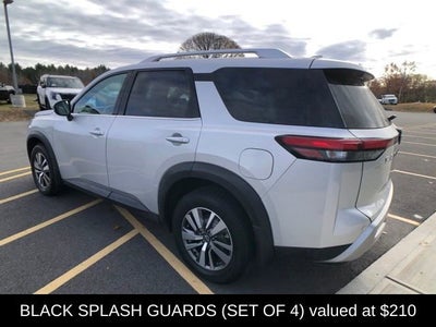 2022 Nissan Pathfinder SL