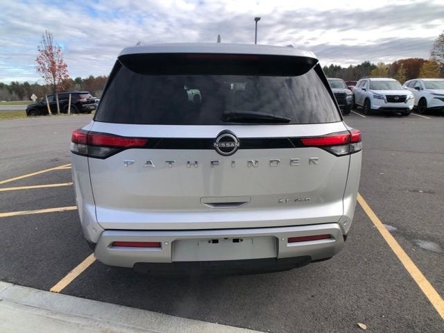 2022 Nissan Pathfinder SL