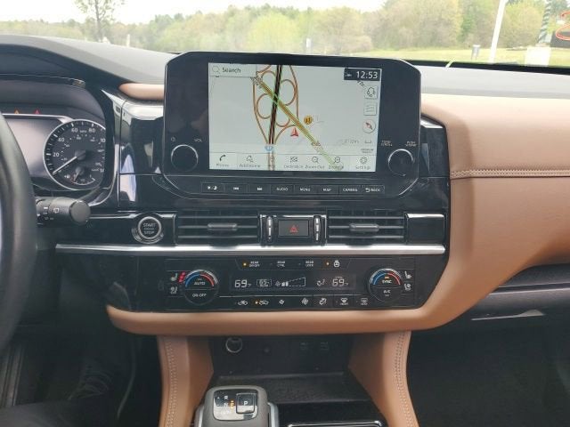 2023 Nissan Pathfinder Platinum