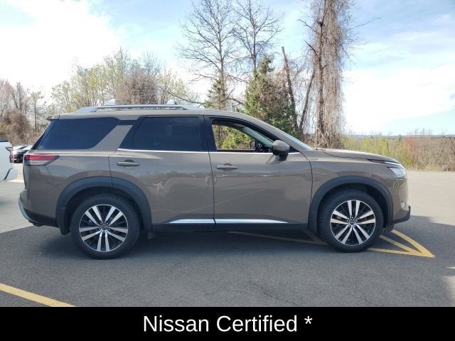 2024 Nissan Pathfinder Platinum